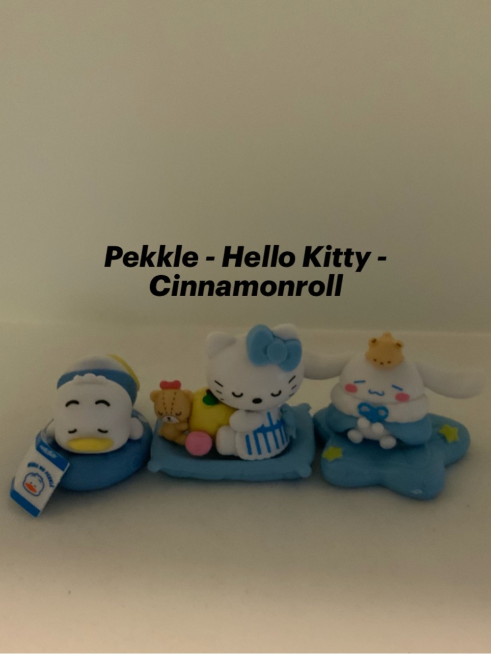 Pekkle Hello Kitty. Cinnamonroll in Blue & White